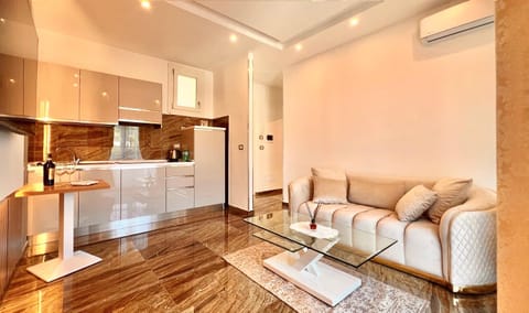 Golden Elegance Suite Apartment in Montecatini Terme