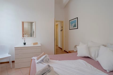 Appartamento Centrale - sulla pedonale Apartment in Liguria