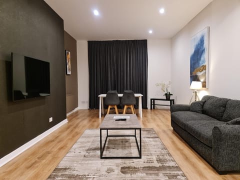 TV and multimedia, Living room, Seating area