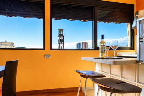 Dining area, City view
