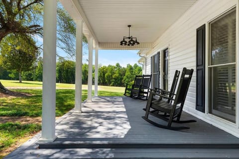 Three Silos Farm -Chatt Hills (NEW & Pet Friendly) House in Georgia