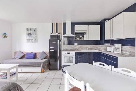 Bed, Bathroom, TV and multimedia, Bedroom