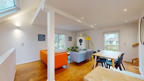 Living room, Photo of the whole room