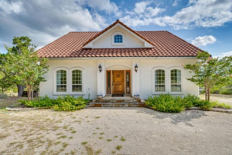 Jonestown Retreat with Deck 6 Mi to Lake Travis! House in Jonestown