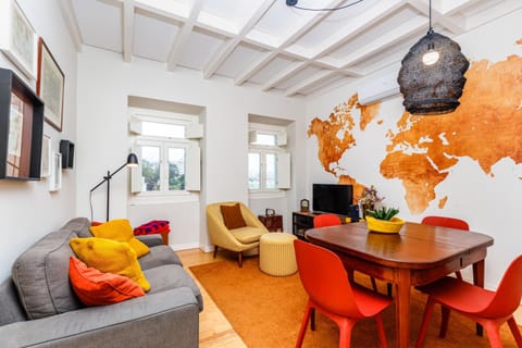 Communal lounge/ TV room, TV and multimedia, Living room, Seating area, Evening entertainment