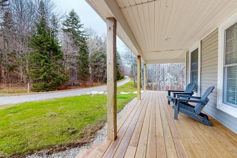 Modern Mountain Homestead House in West Dover