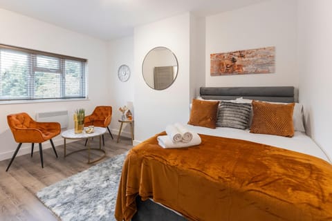 Bed, Seating area, Bedroom