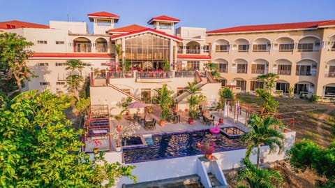 Property building, Restaurant/places to eat