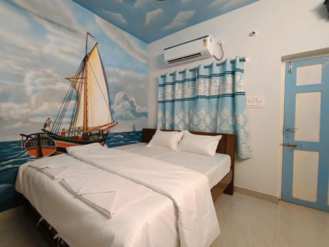 Bed, Bathroom, Photo of the whole room, Bedroom, fireplace, air conditioner