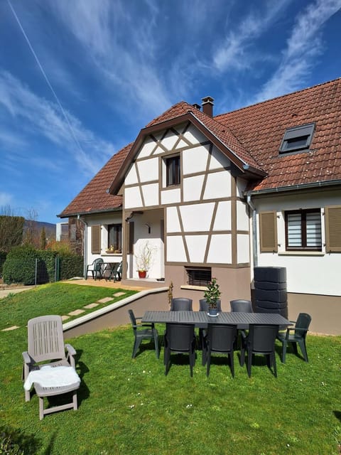 Property building, Day, Garden, Garden view