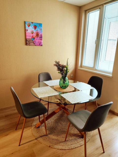 Communal lounge/ TV room, Balcony/Terrace, Dining area