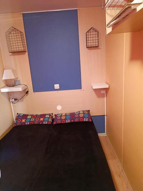 Les Grands Pins emplacement numéro 103 Campground/ 
RV Resort in French Riviera