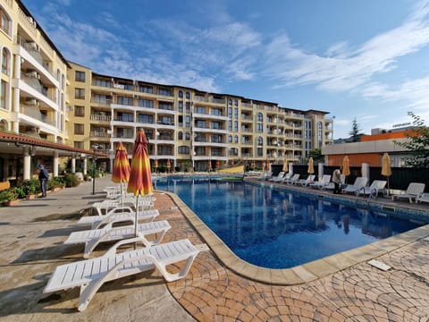 Pool view, Swimming pool