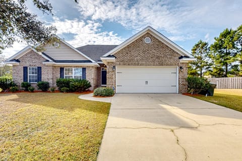 4BR Dog-Friendly Home with Large Yard, W and D, AC House in Pooler