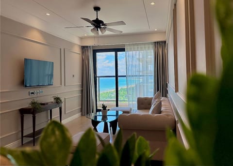 Communal lounge/ TV room, Natural landscape, TV and multimedia, Living room, fireplace