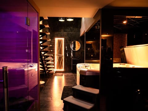 Sauna, Bathroom, Breakfast, Drinks, kitchen