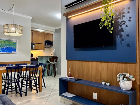 TV and multimedia, Living room, Seating area, Evening entertainment