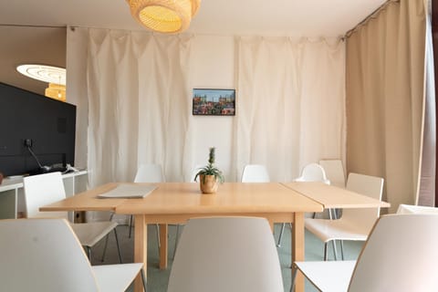 TV and multimedia, Dining area