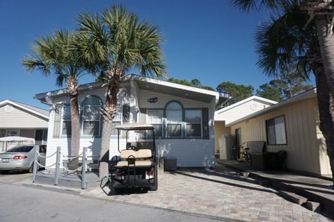 Property building, Street view, Parking