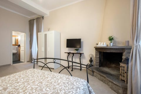 TV and multimedia, Photo of the whole room, Bedroom, hair dresser, wardrobe