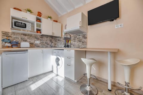 Kitchen or kitchenette, Living room