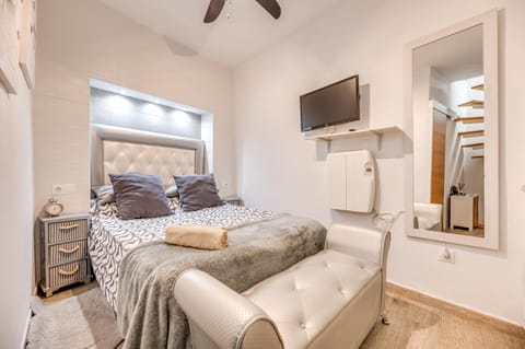 Living room, Bedroom