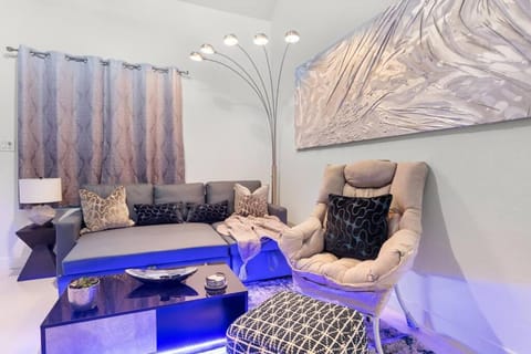 The Hidden Gem, King bed & Swimming Pool! Apartment in Chandler