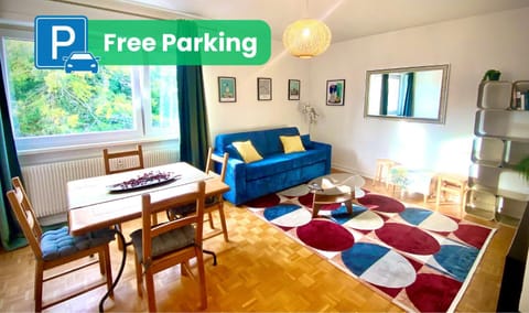 Living room, Seating area, Dining area, internet