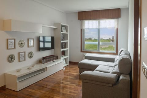 Communal lounge/ TV room, TV and multimedia, Living room, Seating area