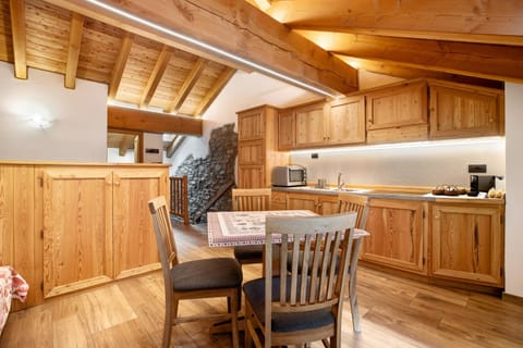 Property building, Kitchen or kitchenette, Living room