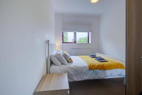 Open Mind Property - City Centre & Free Parking for Unlimited Vehicles Apartment in Fareham