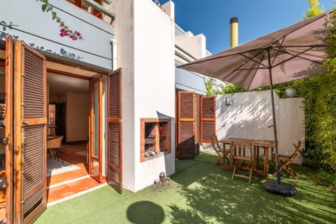 Property building, Balcony/Terrace, Living room