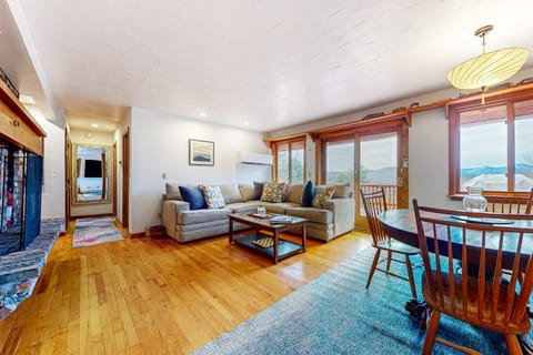 Hawk 1 House in Pittsfield