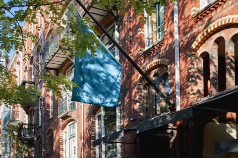Property building, Facade/entrance