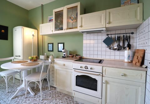Kitchen or kitchenette, kitchen