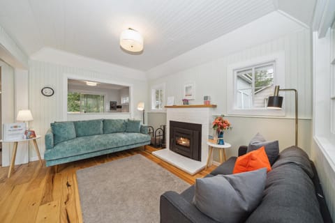 Yellow Abode MCA#801 House in Manzanita