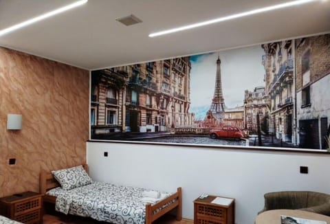 Bed, TV and multimedia, Seating area, towels