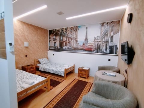 Bed, TV and multimedia, Photo of the whole room, Seating area