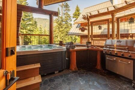 Luxury Family Cabin at Summit West Cabin in Snoqualmie Pass