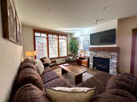 Living room, Seating area, flat iron