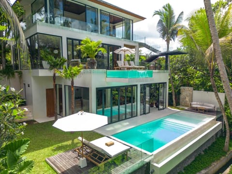 Property building, Garden, Balcony/Terrace