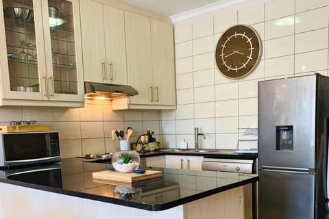 Dolphin Villa Apartment in Cape Town