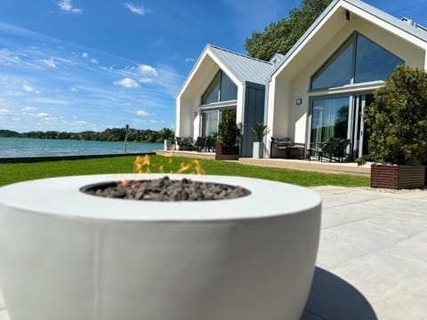 Day, Garden, Lake view