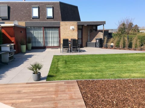 Day, Garden