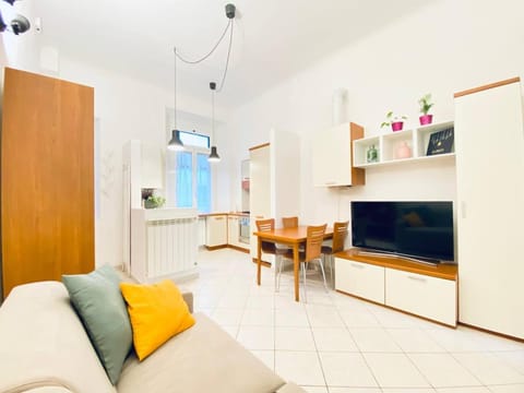 Living room, Seating area, kitchen