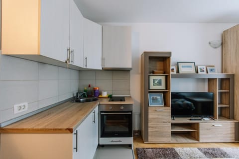 TV and multimedia, Kitchen or kitchenette, stove