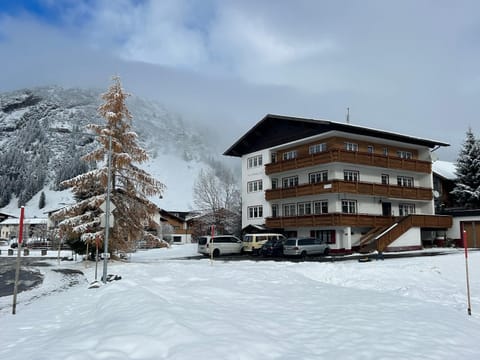 Haus Wallis by stayFritz - Ski-In Ski-Out Apartments am Arlberg Apartment in Vorarlberg, Austria