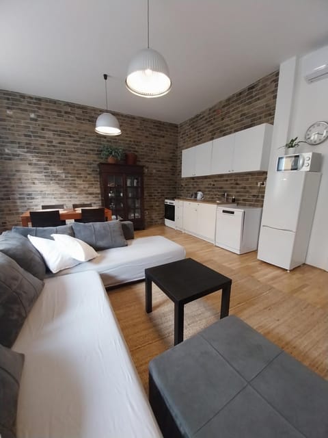 Kitchen or kitchenette, Living room, Seating area, Dining area, dishwasher, minibar, pet friendly, stove