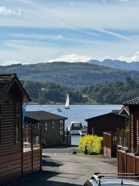 Nearby landmark, Natural landscape, Activities, Lake view, Mountain view