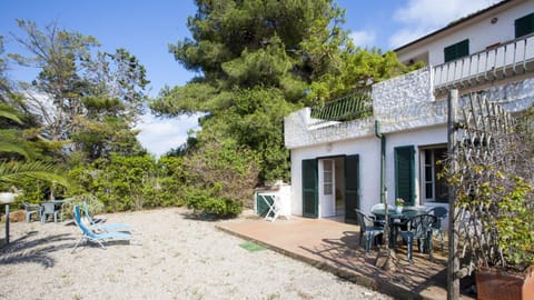 Property building, Patio, Day, Garden, View (from property/room), Dining area, Garden view